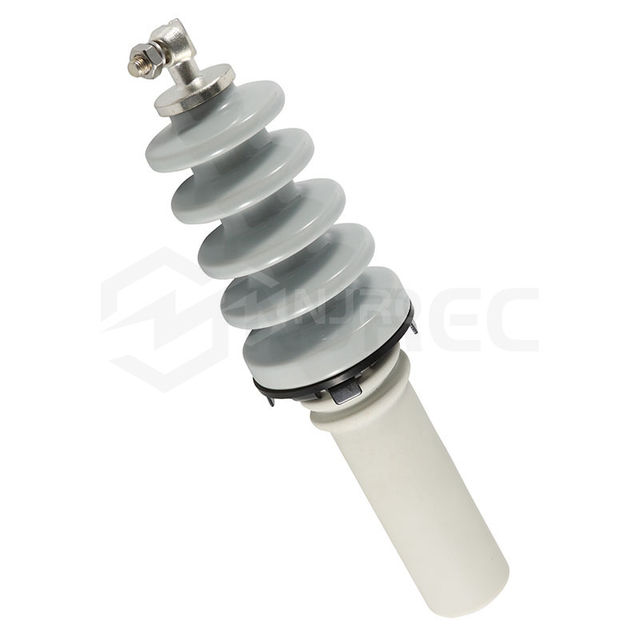 Type haute tension norme ANSI boulon &agrave; œil bague de transformateur en porcelaine de 18kV 55A
